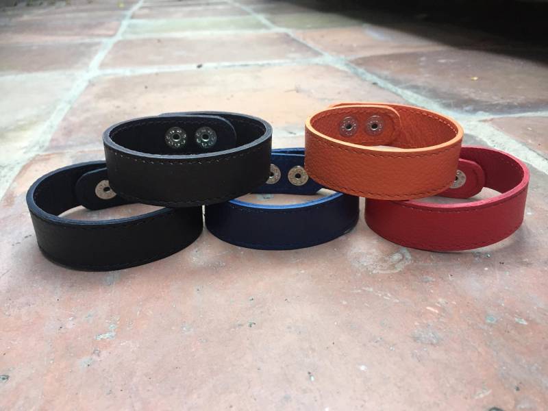Basic Echt Dünne Unisex Ledermanschetten in Schwarz, Braun, Navy, Rot Und Orange von BeaconSquare
