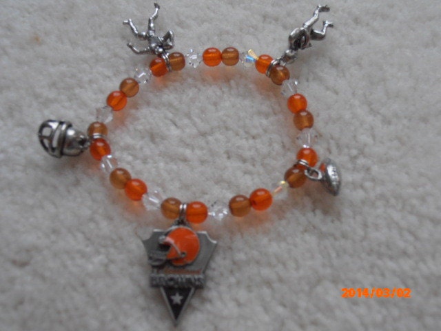 Cleveland Browns Fußball Charm Armband Cleveland Browns Fußball Charm Armband von BeadEeye