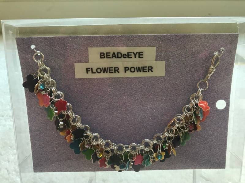 Flower-Power-Explosion-Epoxy-Charm-Armband Flower-Power-Explosion-Epoxy-Charm-Armband von BeadEeye