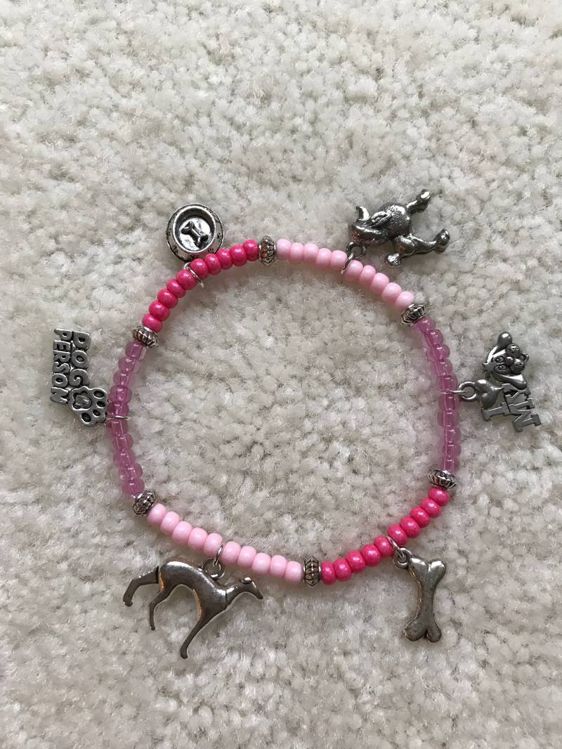 Gals Bester Freund Hund Seed Bead Charm Armband Gals Bester Freund Hund Seed Bead Charm Armband von BeadEeye