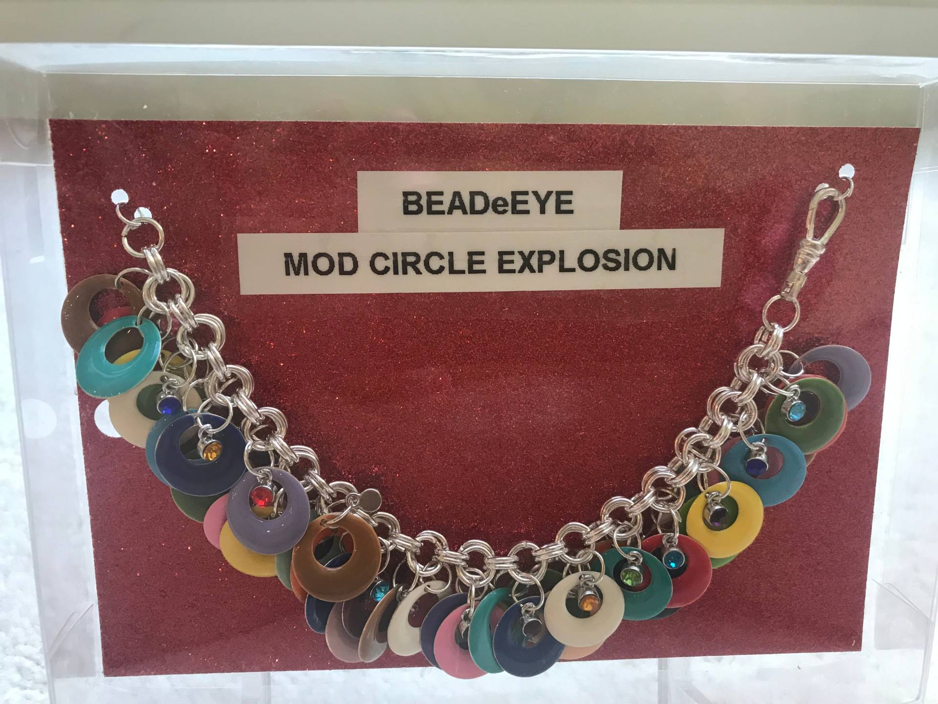 Mod Kreis-Explosion-Epoxy-Charm-Armband Mod Kreis-Explosion-Epoxy-Charm-Armband von BeadEeye