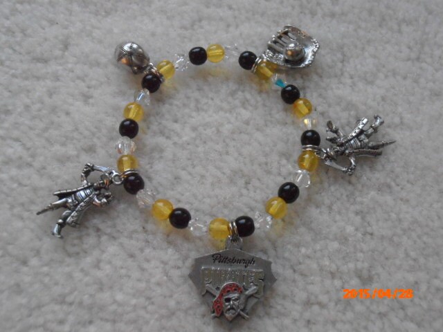 Pittsburgh Pirates Basesball Bettelarmband Pittsburgh Pirates Basesball Bettelarmband von BeadEeye