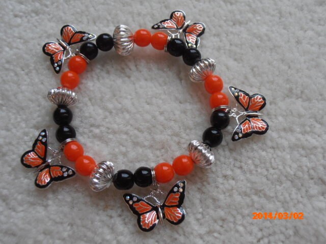 Schmetterlinge Im Frühling Perlen Armband Schmetterlinge Im Frühling Perlen Armband von BeadEeye