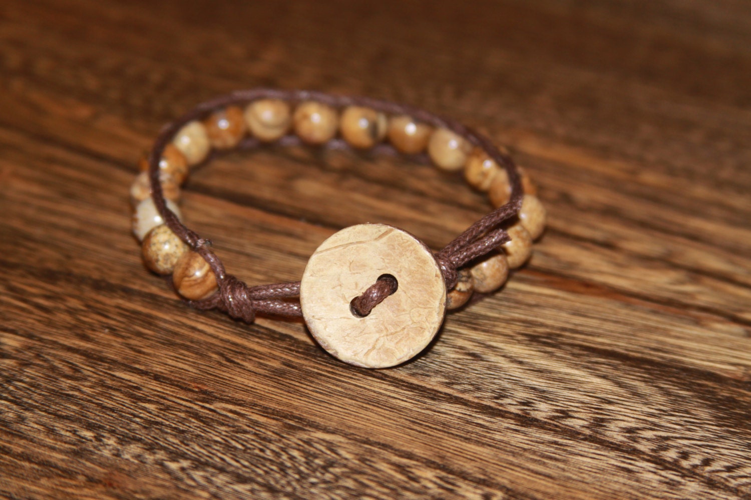 Wickelarmband 8mm Runder Bilderjaspis, Braune Kordel Und Kokosnussknopf von BeadGirlArt