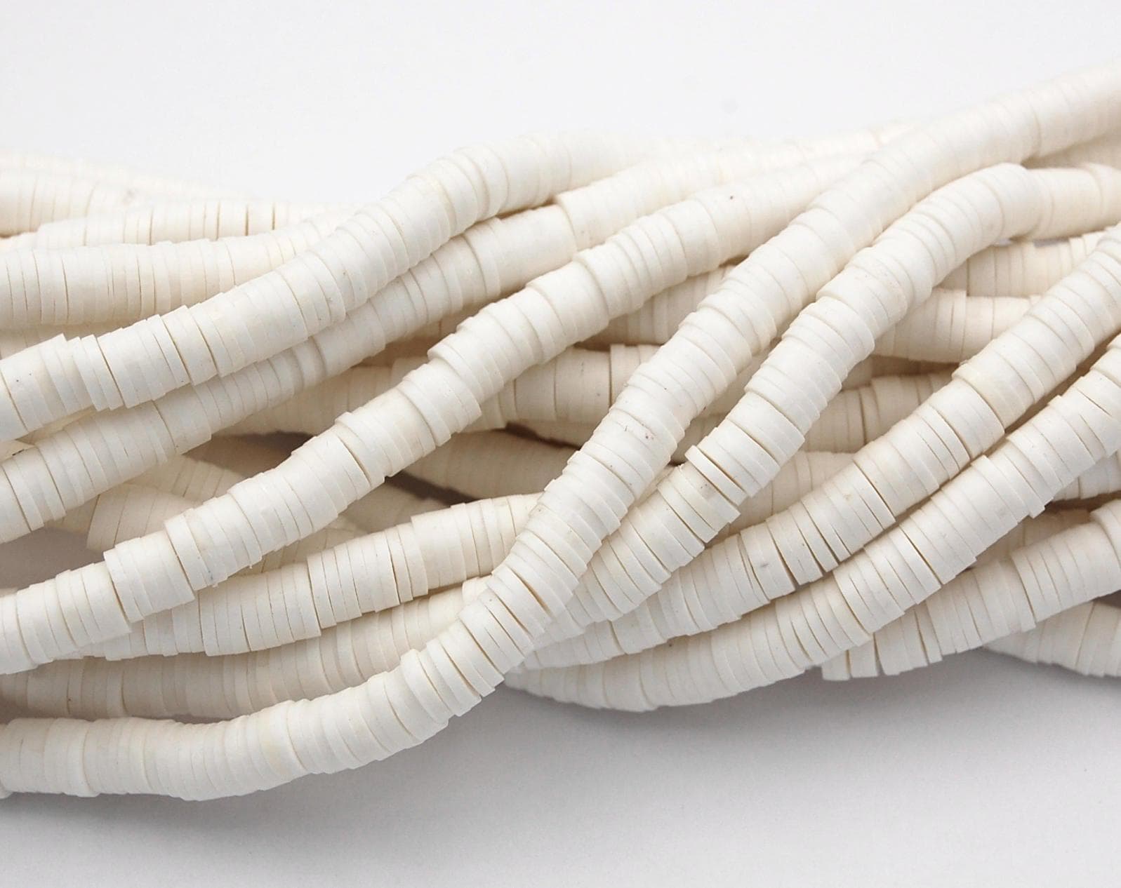 Flache Runde Handgemachte Polymer Clay Spacer Perlen, Weiß, 6 X 1 Mm Flache Runde Handgemachte Polymer Clay Spacer Perlen, Weiß, 6 X 1 Mm von BeadGirlzBoutique