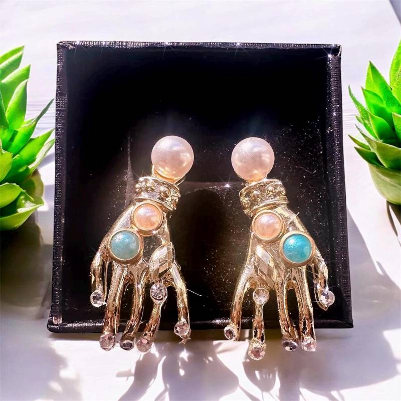 Vintage Gold Hand Ohrringe Kunstperlen & Strass Akzente Vintage Gold Hand Ohrringe Kunstperlen & Strass Akzente von BeadHappyGiftCrew