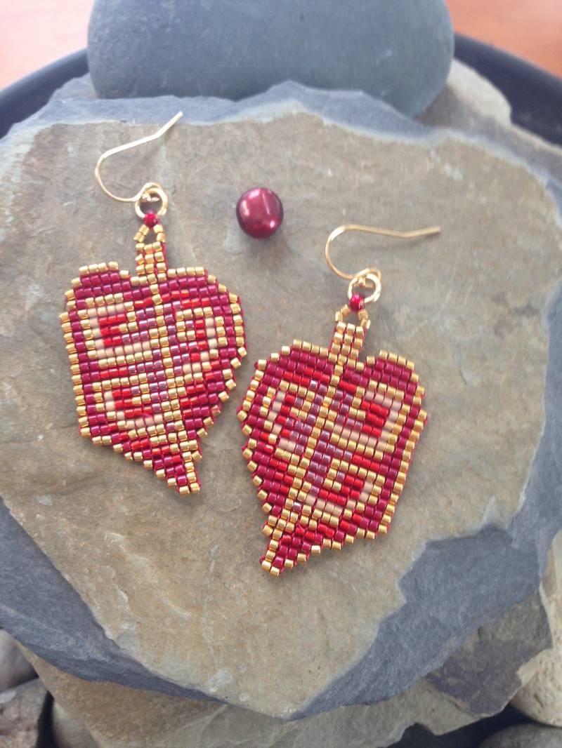 Blatt Ohrringe von BeadLoomery