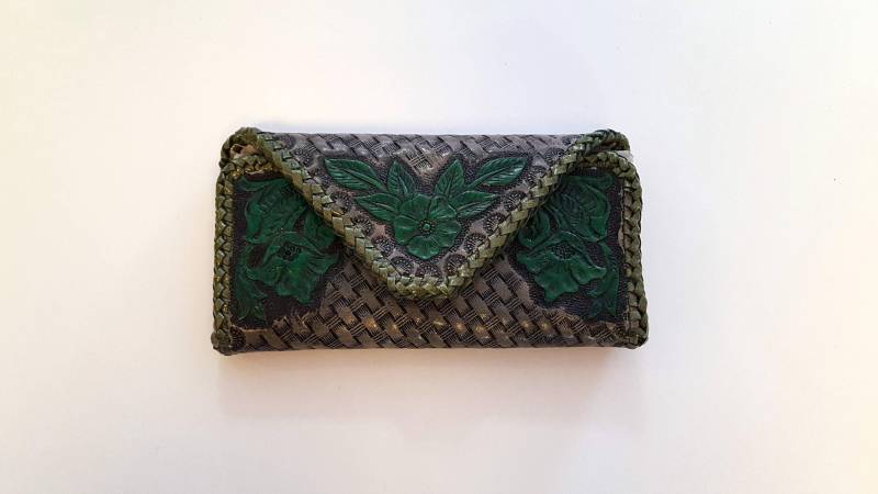 Handgemachte Damenleederklutkloll-Landel Mit Blumen Free Shipping Handgemachte Damenleederklutkloll-Landel Mit Blumen Free Shipping von BeadMasterCreations