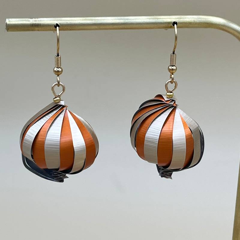 Kaffeekapsel Ohrringe Gedreht Orange von BeadNes