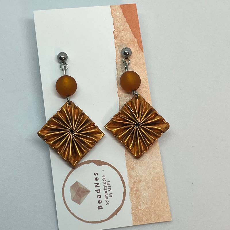 Ohrring Kaffeekapsel Orange Mit Polarisperle von BeadNes
