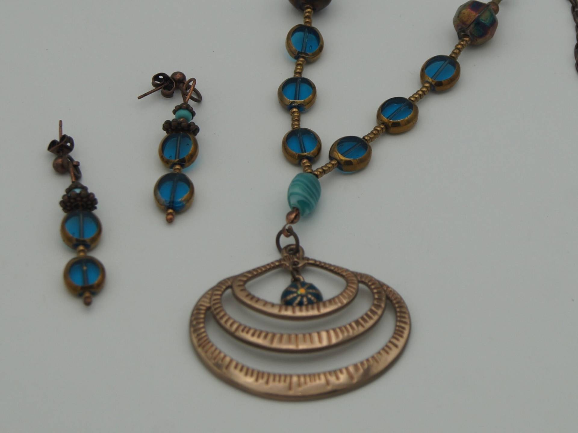 Carribean Shell-Bronzed Anhänger Halskette & Ohrringe von BeadOriginalsbyJudi