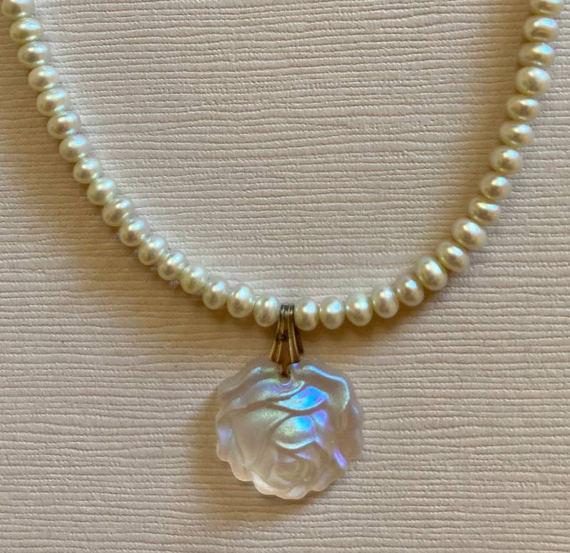 Elegante Perlen Perle Halskette, Vintage Glas Rose Anhänger, Graduierung/Hochzeit Halskette von BeadRee