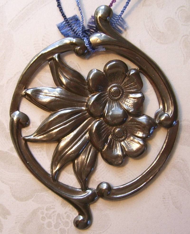 Les Fleurs De Grand-Mere Halskette von BeadRee