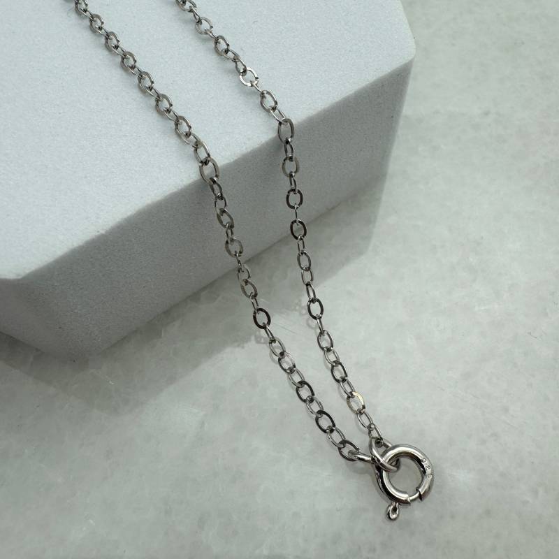 Rhodinierte Sterling Silber Kette - 2.5mm Flach Kabel Leichte Ketten Halskette-Flach Rhodium | 16-36 Zoll Sku 601022Rh von BeadUnion