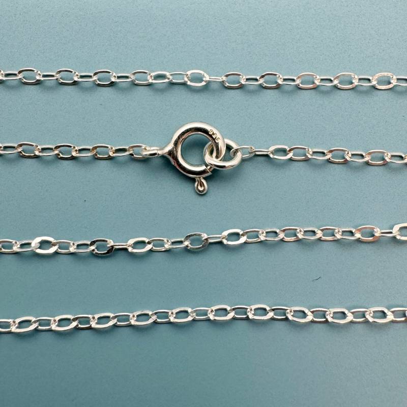 sterling Silber Kette - 2, 5mm Flachkabel Leichte Silberkette Halskette | 16-36 Zoll Sku 601022 von BeadUnion