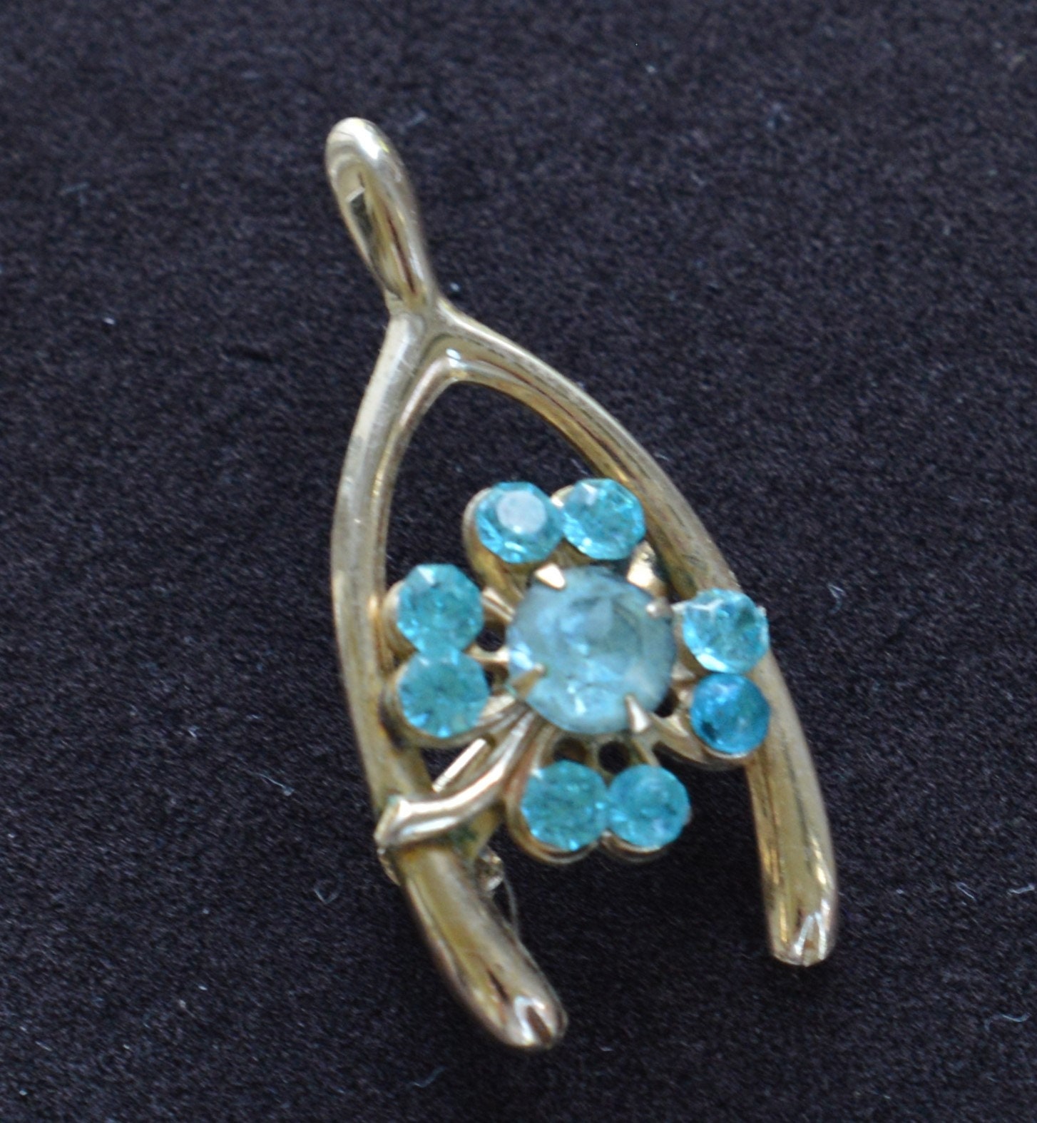 Blau Strass, Gold-Ton Wishbone Pin, Brosche, Vintage, 1940 | Ae2 von Beadazzle27
