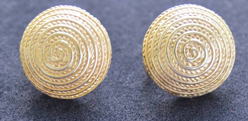 Clips Avon Goldfarbene Swirl Knopf Ohrclips, Vintage | I6 von Beadazzle27