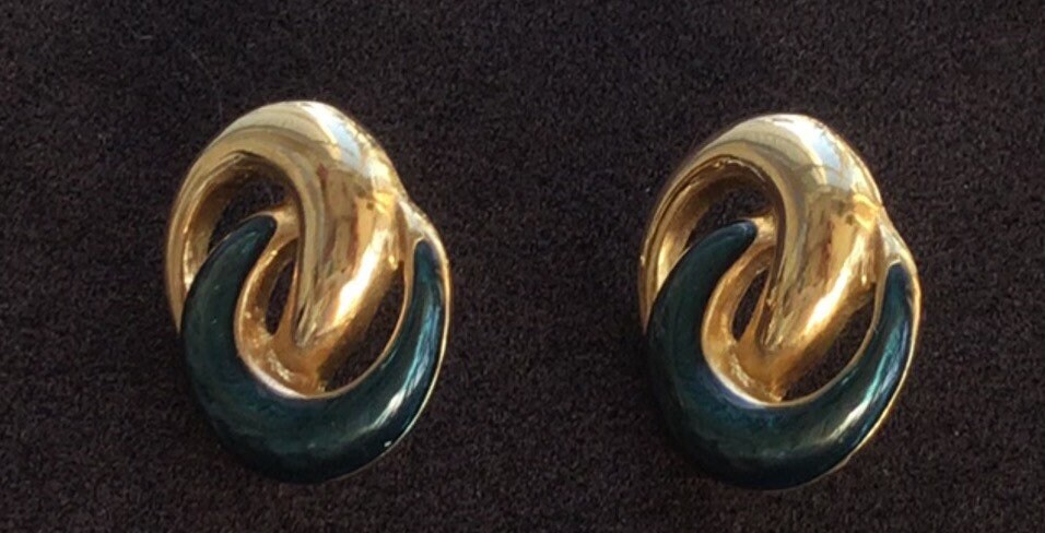 Grüne, Goldfarbene Interlocking Circle Pierced Ohrringe, Vintage | Af2 von Beadazzle27