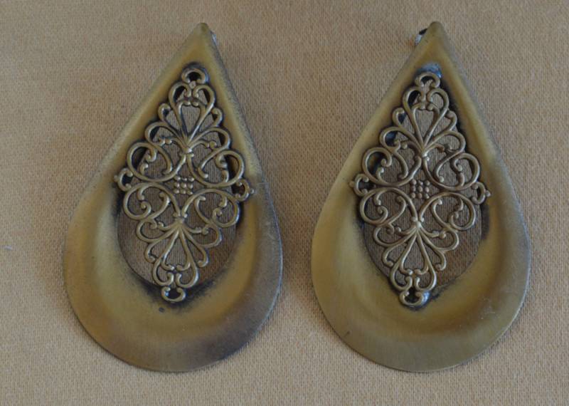 Hübsche Vintage Große Messing Farbene Tropfen Filigrane Ohrstecker, 80Er Jahre | E6 von Beadazzle27