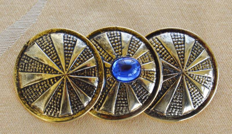 Hübsche Vintage Royalblaue, Dunkelgoldfarbene Brosche | Ak11 Hübsche Vintage Royalblaue, Dunkelgoldfarbene Brosche | Ak11 von Beadazzle27