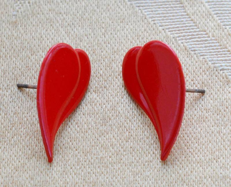 Roter Wirbel/Herz Emaille Durchbohrt Ohrringe, Vintage | N4 von Beadazzle27