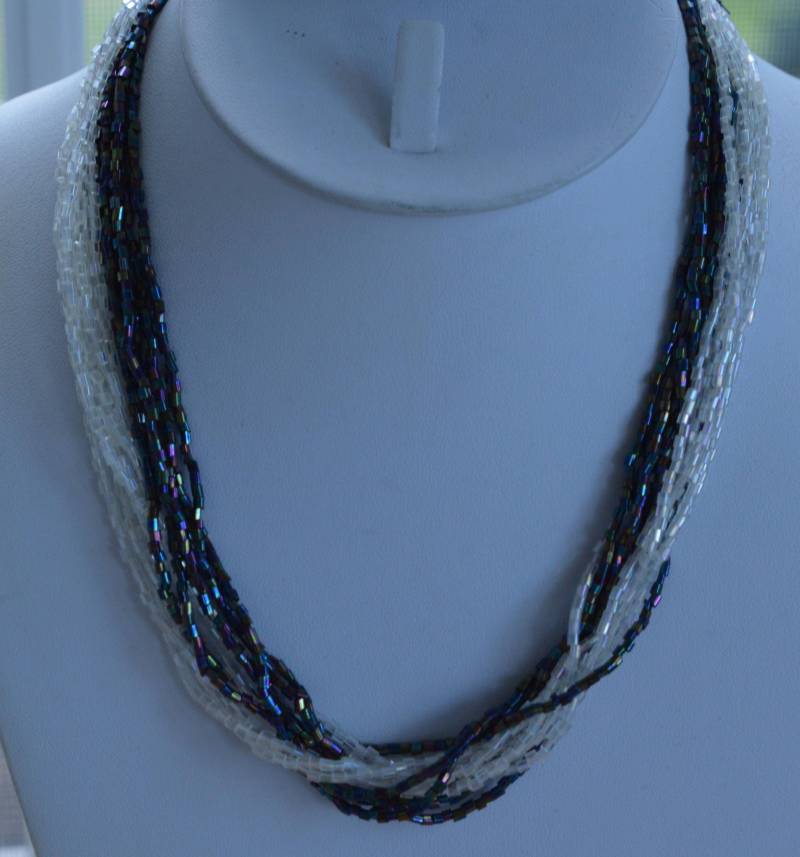 Schwarz, Weiß Aurora Borealis Glas Rocailles Multi-strang Kette, | Ao2 von Beadazzle27