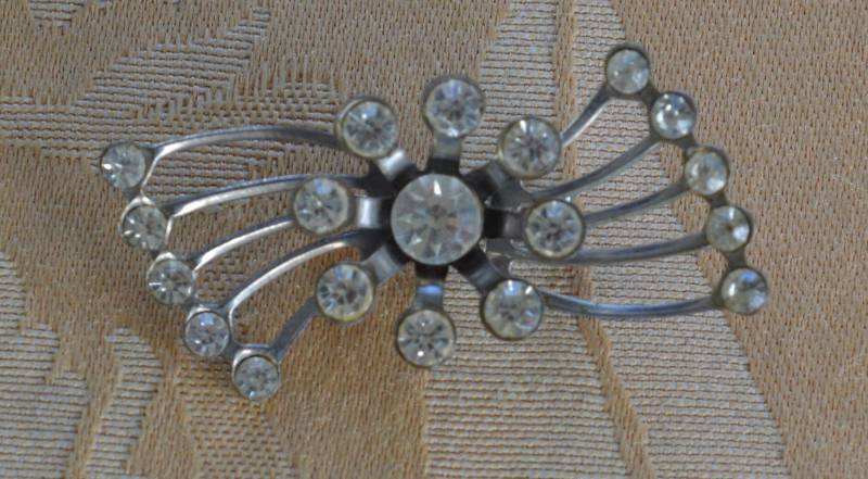 strass-Spray Blumenbrosche, Silber Ton, Vintage | Ao3 strass-Spray Blumenbrosche, Silber Ton, Vintage | Ao3 von Beadazzle27