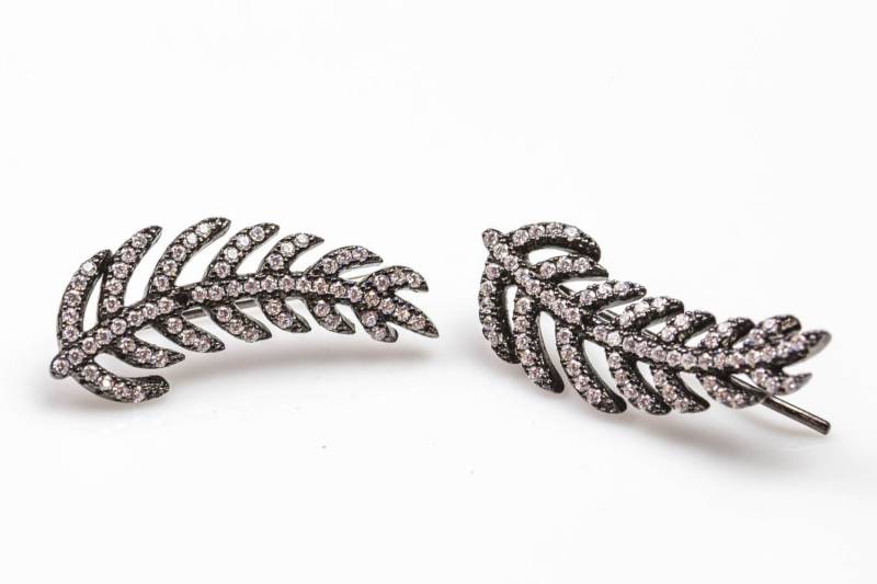 Feder Sterling Silber Ohrring - Ohr Draht Stil - Crawler Ohring - Gold Oder Gunmetall - Hochwertige Micro Pave-Zierlich Und Licht-0253 von Beadboat1