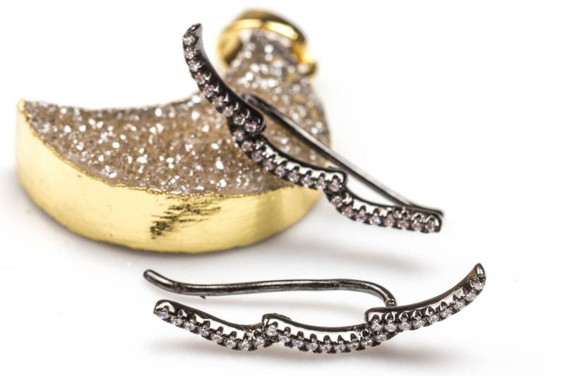 Feder Sterling Silber Ohrring - Ohr Draht Stil - Crawler Ohring - Gold Oder Gunmetall - Hochwertige Micro Pave-Zierlich Und Licht-0395 von Beadboat1