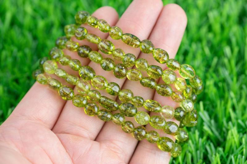 Peridot Quarz Dehnbar String Oval Armband Kristall Edelstein Armbänder - Nugget Handgemachtes Schmuck von Beadboat1