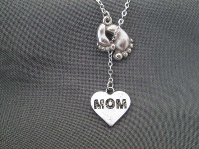 Fußabdruck Mom Halskette - Lariat-stil von BeadedDesignsJacquie