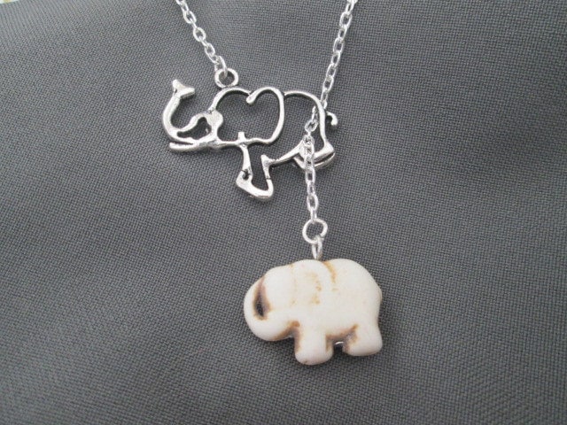Off White Lucky Elephant Halskette - Lariat Style von BeadedDesignsJacquie
