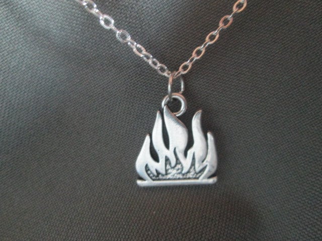 Silberne Flammenkette von BeadedDesignsJacquie