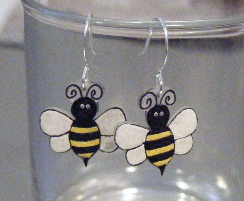 Honig Biene Kunststoff Ohrringe von BeadedFrog