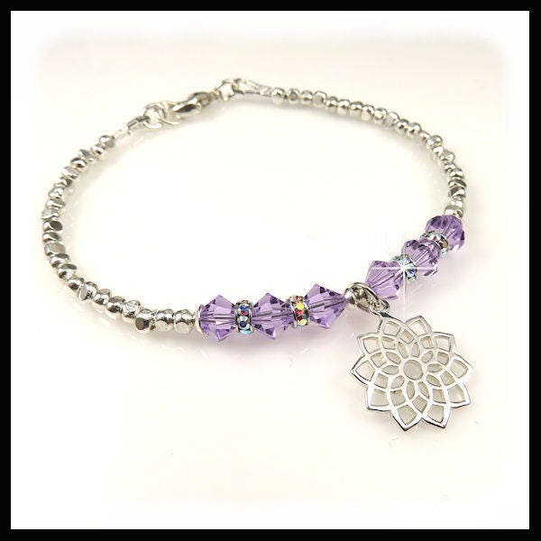 2311 Krone Chakra Violett Kristall Armband Charme, Charm Armband, Feines Silber Und Swarovski-Kristall-Armband, Handgefertigt von BeadedJewelryByRenee
