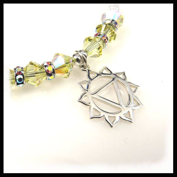 2315. Solar Plexus Chakra Gelb Kristall Charm Armband, Armbänder, Gelbschmuck, Farben Schmuck, Charms von BeadedJewelryByRenee