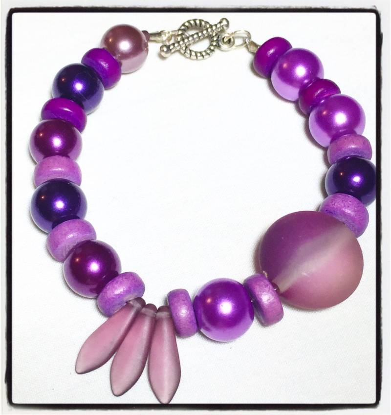 Lila Fuschia Likac Mauve Armband Mit Mattierten Spike Perlen Lila Fuschia Likac Mauve Armband Mit Mattierten Spike Perlen von BeadedMania