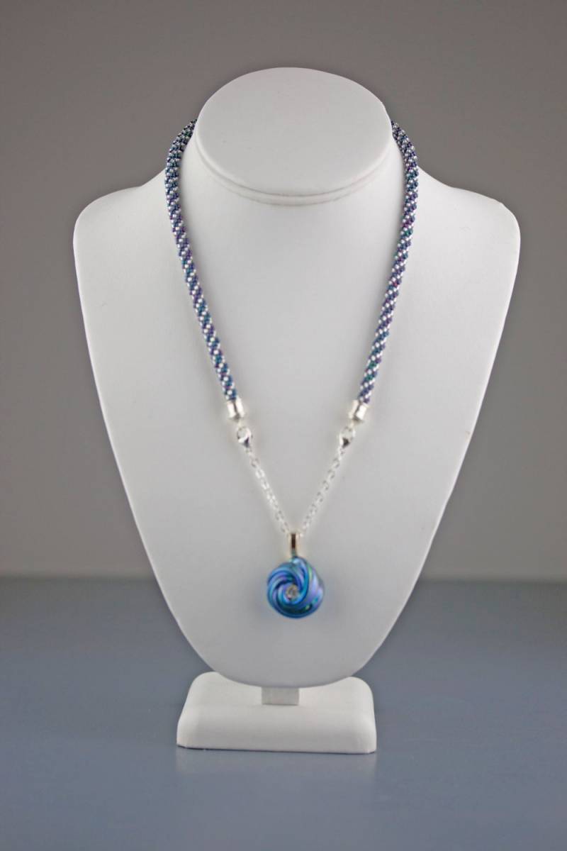 Lampwork Kumi Glasperlen Halskette - Eine Perle Aufgehängt An Einer Kurzen Sterling Silber Kette, Verpackt in Organza-Beutel & Geschenk-Box von BeadessenceAustralia