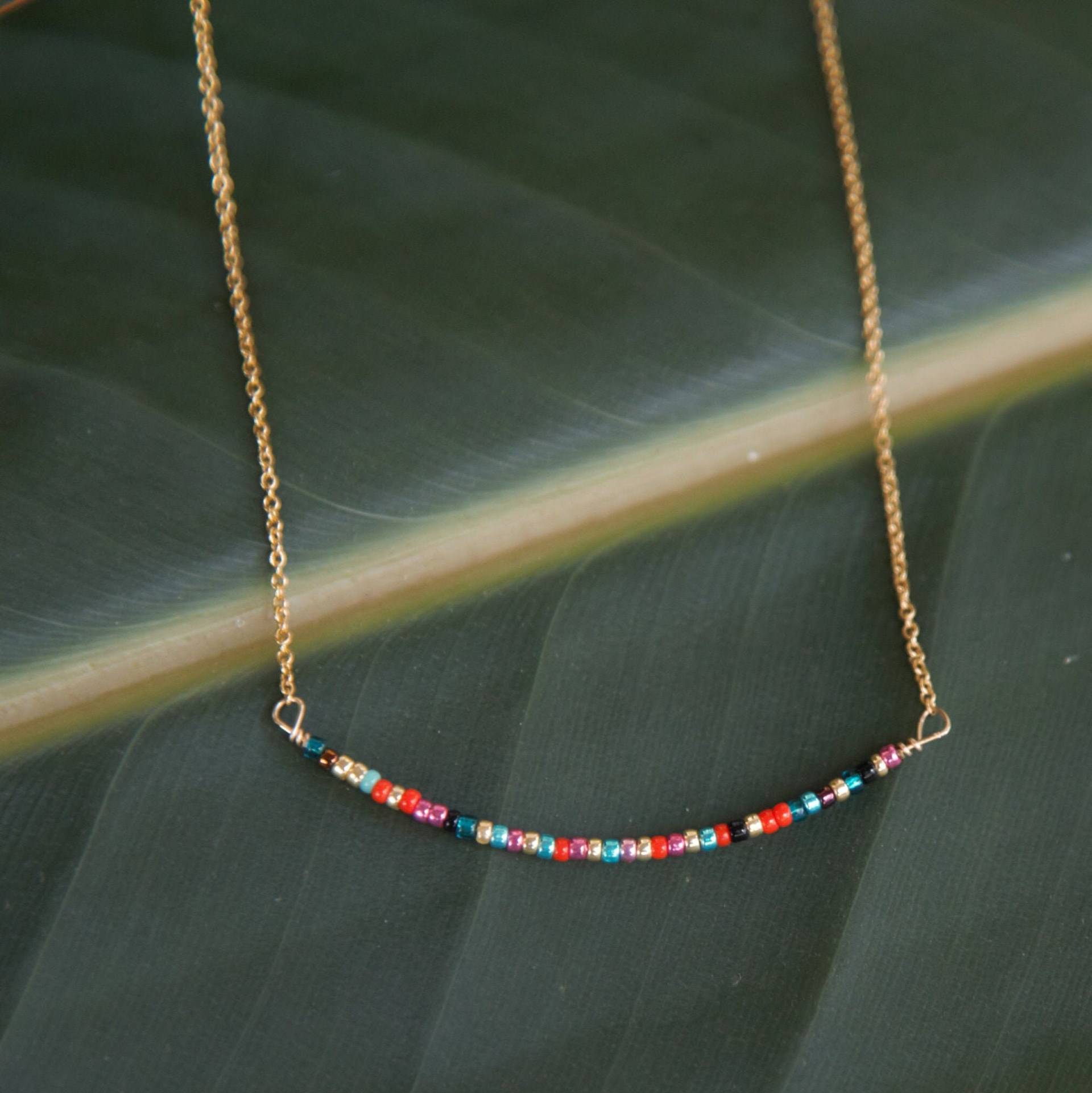 Regenbogen Perlen Bar Halskette, 14 K Gold Füllen Regenbogen Perlen Bar Halskette, 14 K Gold Füllen von BeadingHartsCo