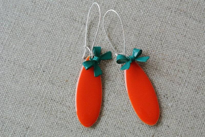 1 Paar Emaille Ohrhänger Schleife "Lieblich Orange" von Beaditcologne