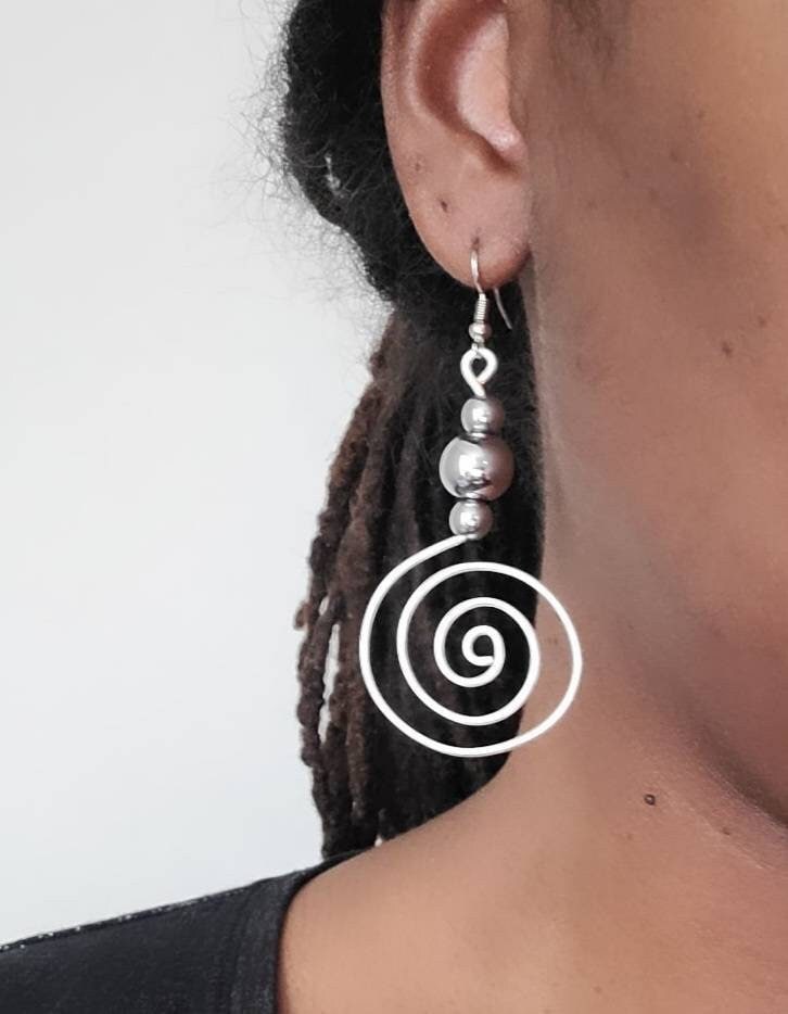 Silber Hämatit Kristall Spirale Kupfer Ohrringe, Draht Gewickelte Edelstein Schmuck Silber Hämatit Kristall Spirale Kupfer Ohrringe, Draht Gewickelte Edelstein Schmuck von Beaditwearitloveit