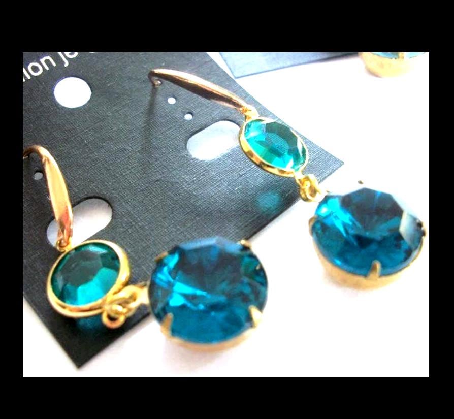 Designer Handmade Swarovski Blauer Zirkon Capri Strass Tropfen Ohrringe 18x13 von BeadsAloft