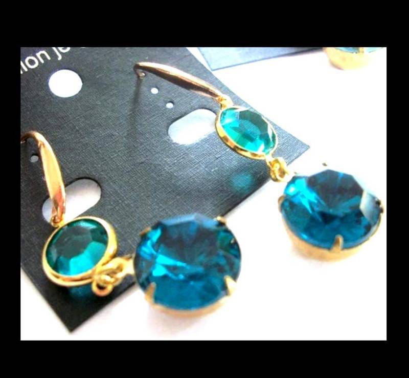 Designer Handmade Swarovski Blauer Zirkon Capri Strass Tropfen Ohrringe 18x13 von BeadsAloft