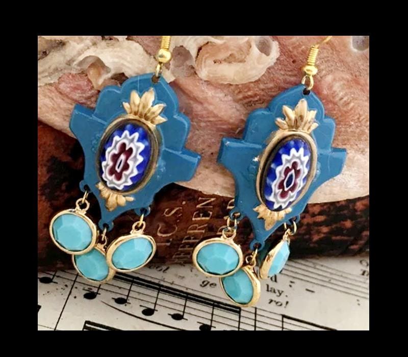 Handgemachte Swarovski Opaque Turquoise Crystal Victorian Revival Emaillierte Ohrringe von BeadsAloft