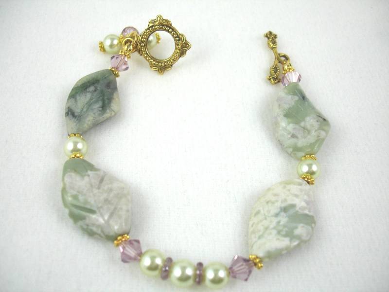 Jaspis Blatt Armband Perle Und Kristall Akzent, Gold Verschluss Jaspis Blatt Armband Perle Und Kristall Akzent, Gold Verschluss von BeadsByBev