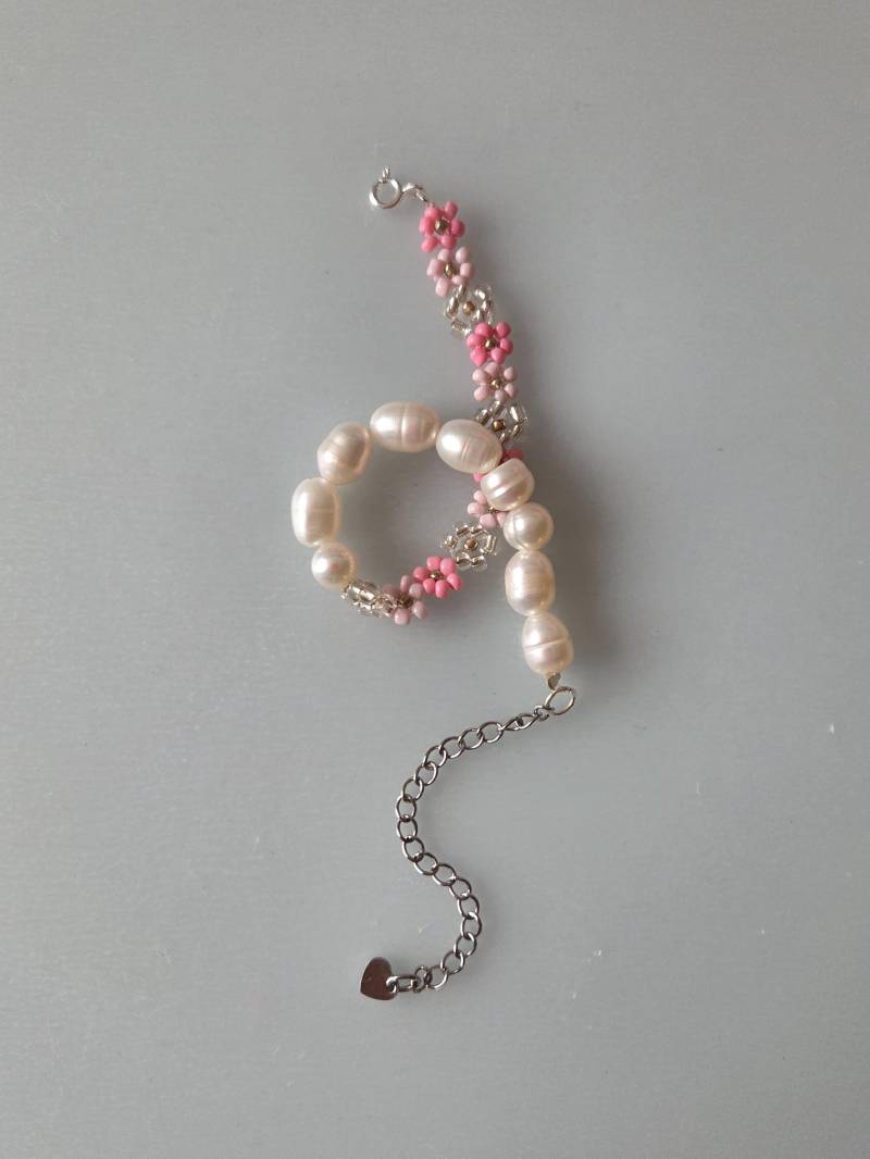 Perlenarmband Mit Blumen von BeadsByToffi