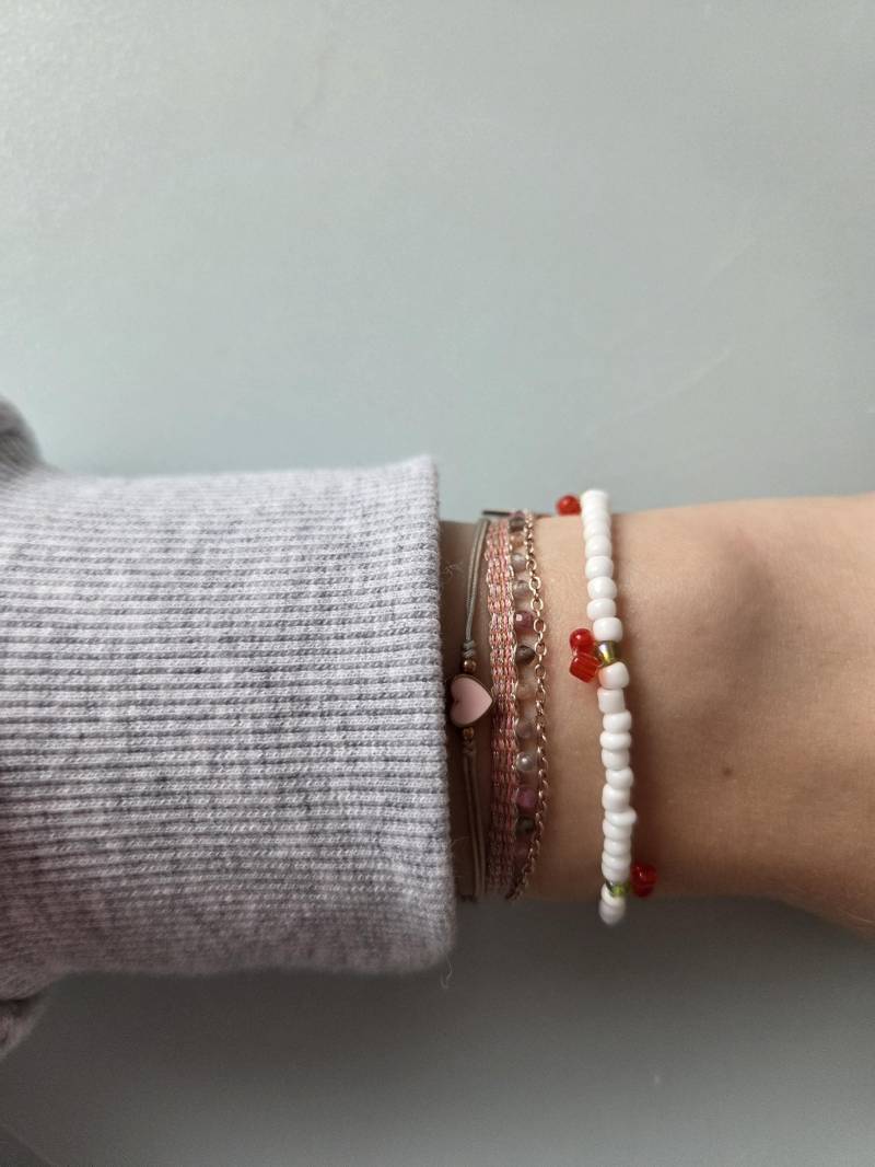Perlenarmband Mit Kirschen Perlenarmband Mit Kirschen von BeadsByToffi