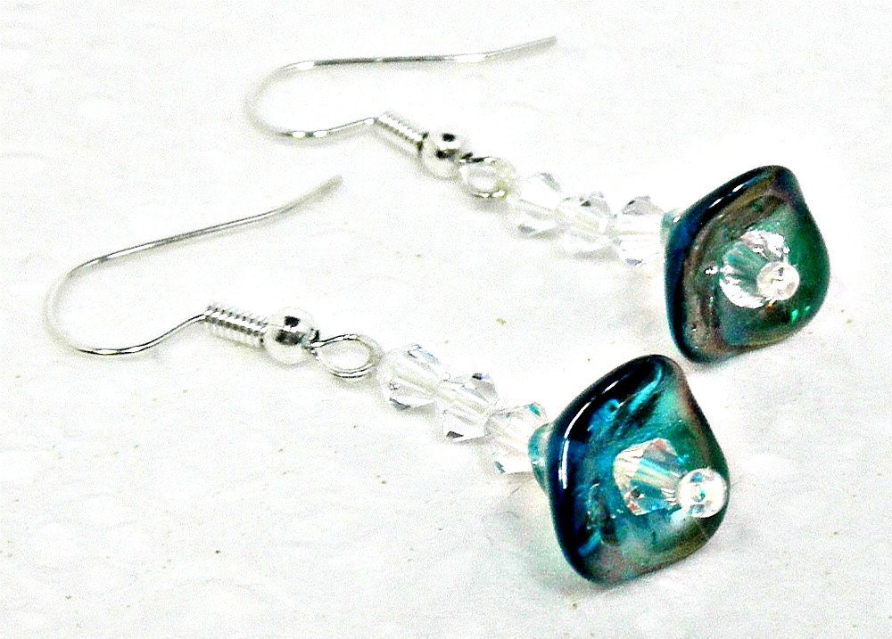 Pfau Blaue Blume & Klare Kristall Ohrringe Pfau Blaue Blume & Klare Kristall Ohrringe von BeadsGalore2