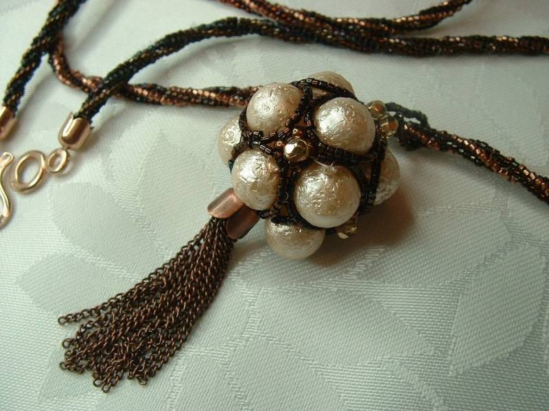 Isabolitas Aus Weißen Perlmuttartigen Perlen Isabolitas Aus Weißen Perlmuttartigen Perlen von BeadsHead