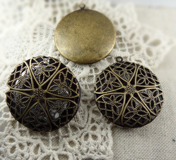 Lk-100-32Ant 4stk(32mm Antik Messing Filigran Rund Memming Anhänger, Nickelfrei von BeadsHouse